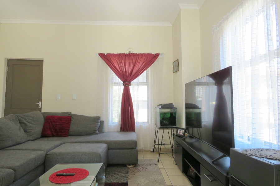 2 Bedroom Property for Sale in Parklands Western Cape